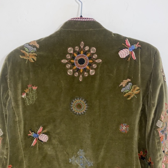 Zara Woman Velvet Embroidered Beetles Flowers Blazer in Johnny Was style - Picture 9 of 12